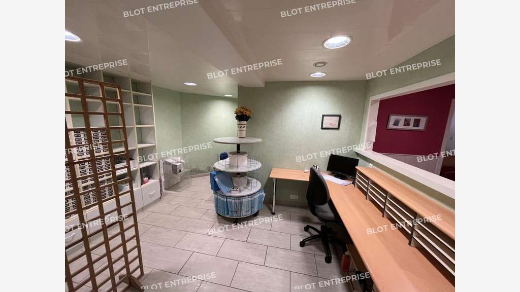 À vendre bureaux 93m² ERP empl 1bis à Brest