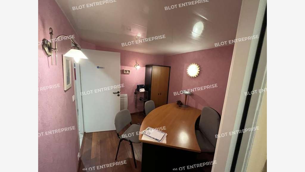 À vendre bureaux 93m² ERP empl 1bis à Brest