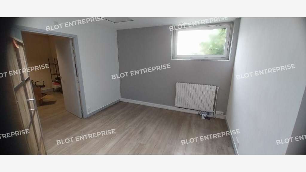 À vendre bureaux 243m² RDC aux  normes PMR à Brest
