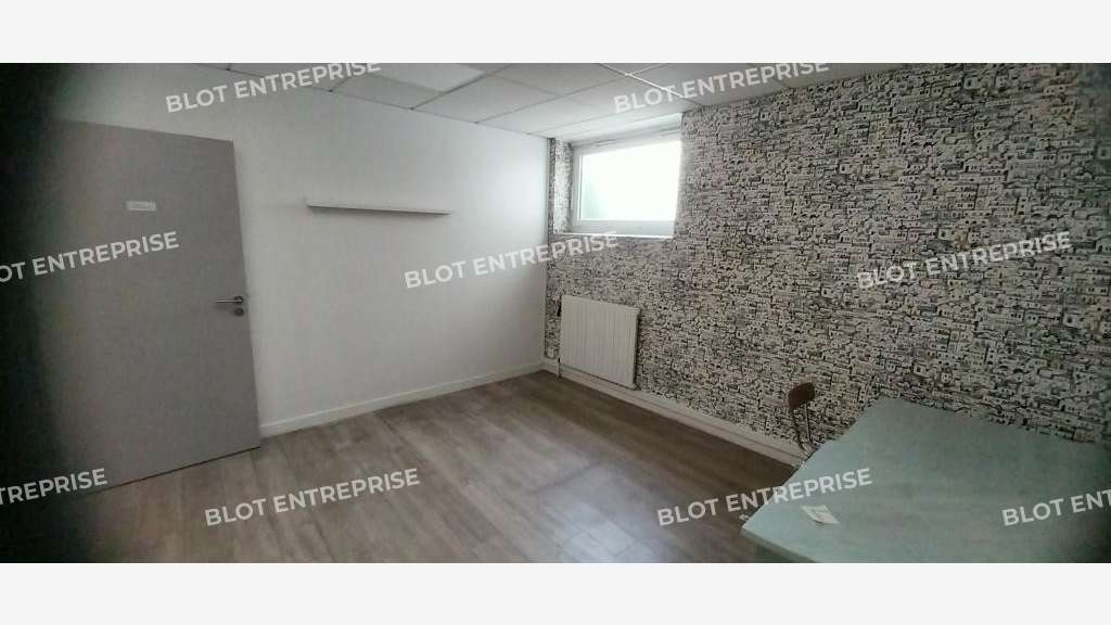 A louer / à vendre bureaux 195m² à Brest