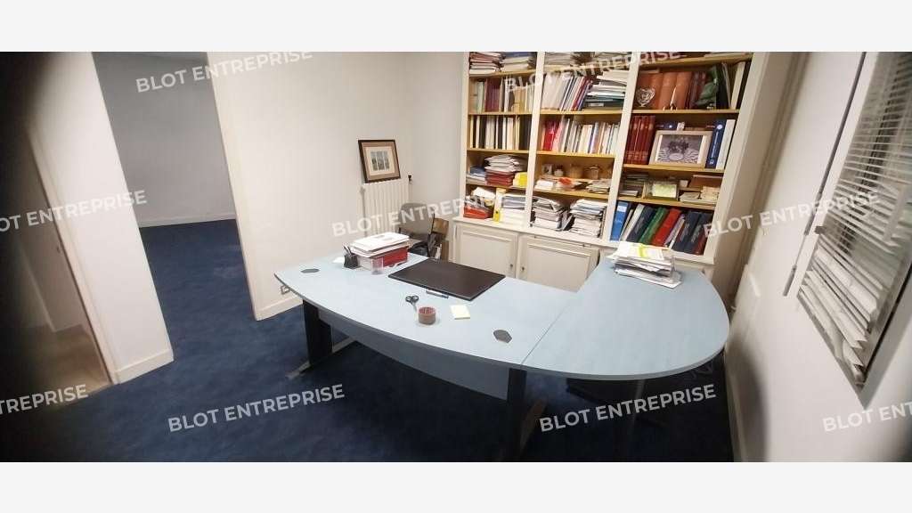 A louer / à vendre bureaux 195m² à Brest