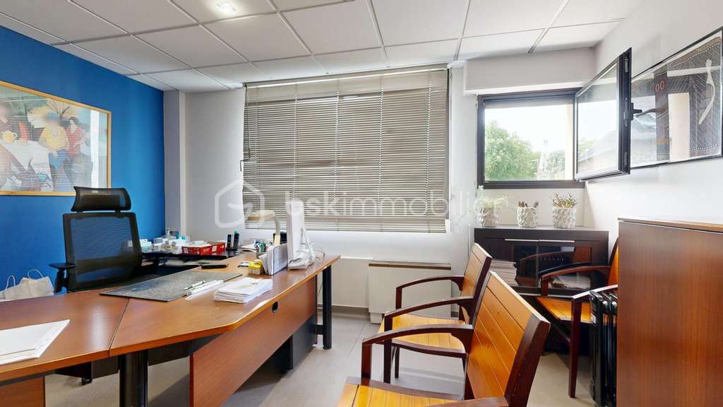 AV bureaux 162m² au 1er étage à Brive-la-Gaillarde