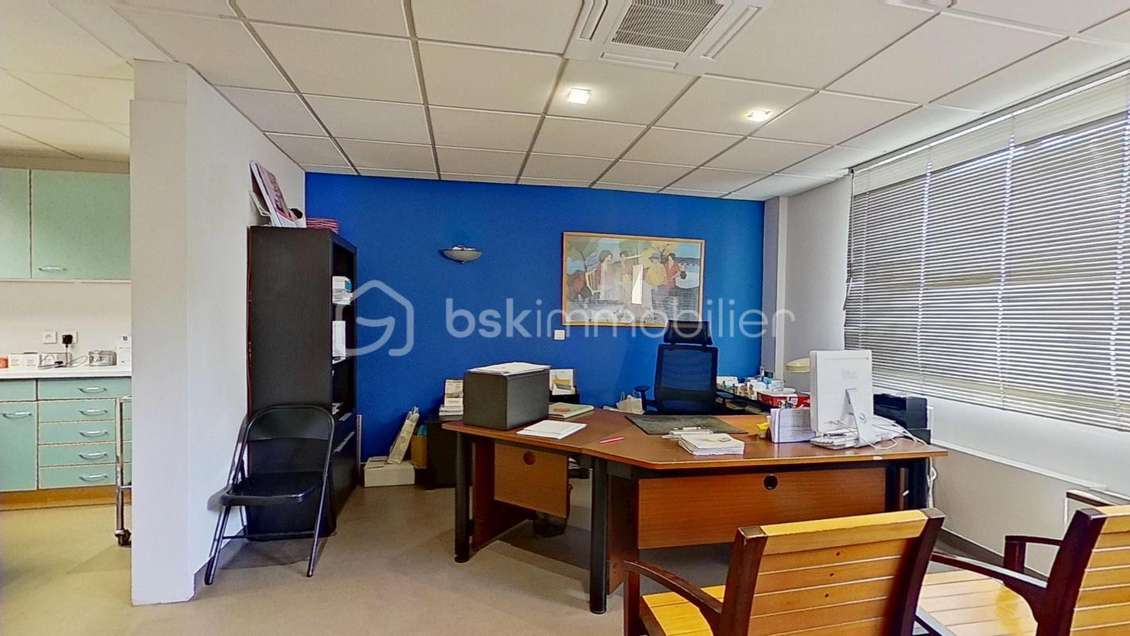 Bureau spacieux pour entrepreneurs, un