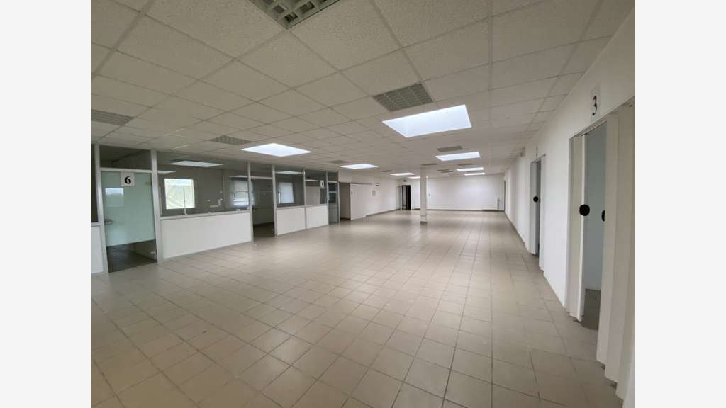 Vente local d'activité 405m² en ZFRR à Brou