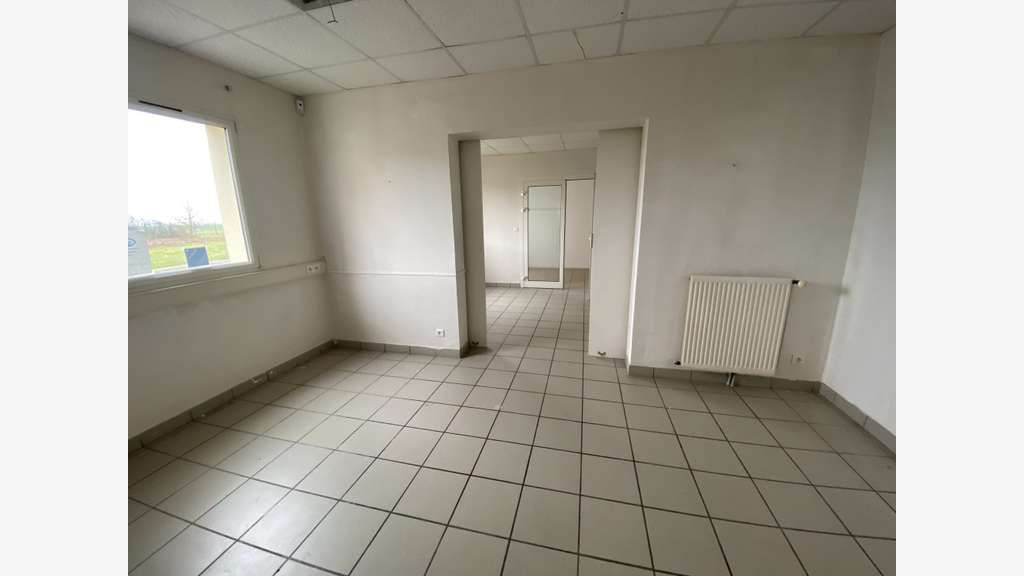 Vente local d'activité 405m² en ZFRR à Brou