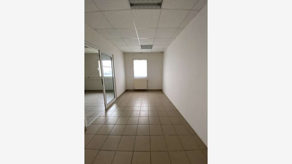 Vente local d'activité 405m² en ZFRR à Brou