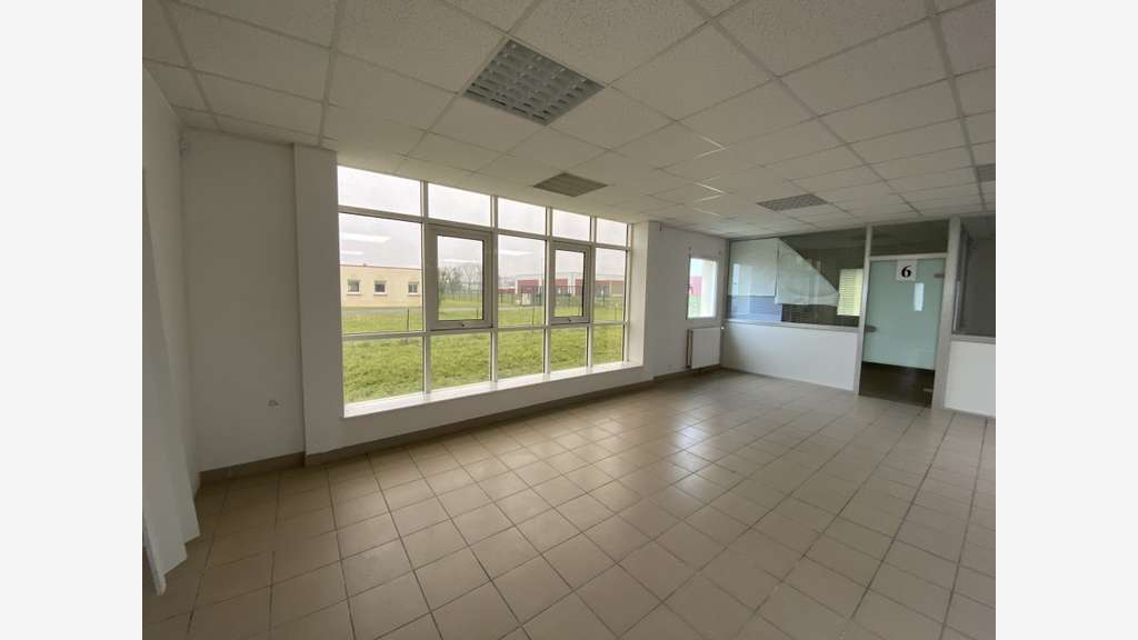 Vente local d'activité 405m² en ZFRR à Brou
