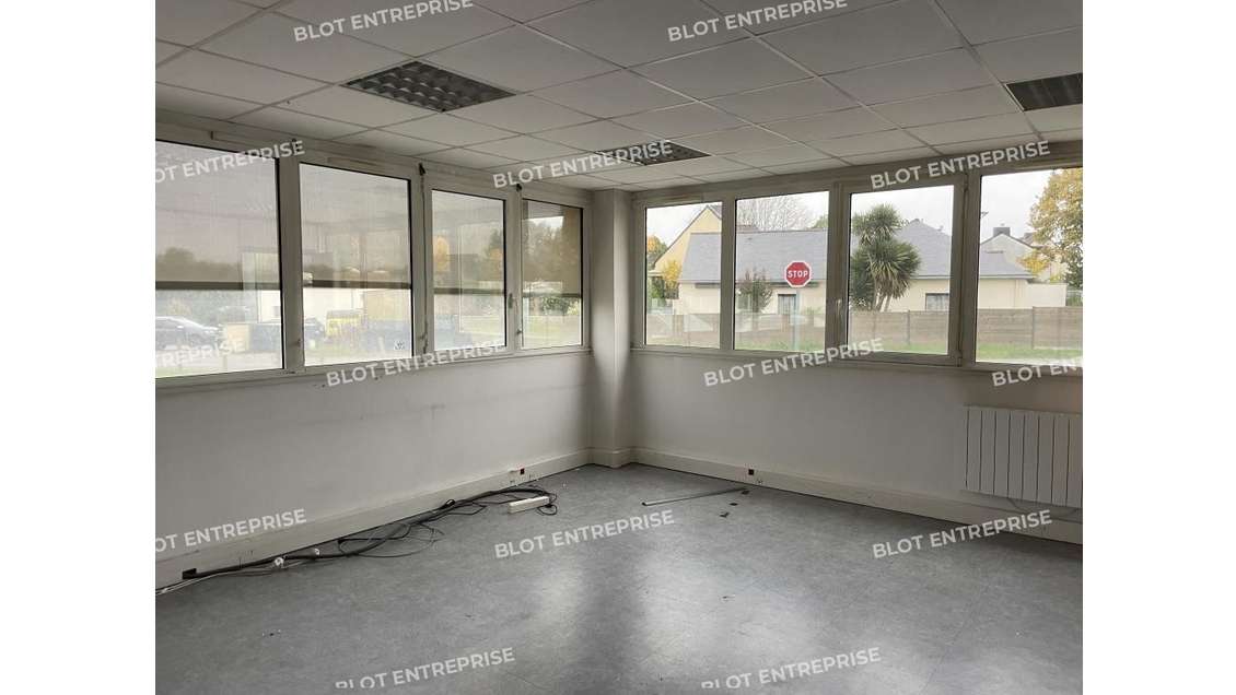 A vendre bureaux 800m² Bruz PARC CICEA