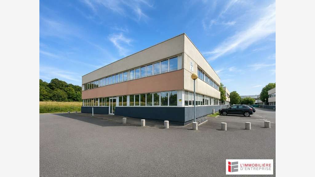 BRUZ - A VENDRE PLATEAU DE BUREAUX 353 M²