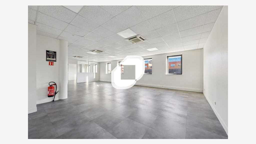 Vente Bureaux 95m² Bussy saint georges