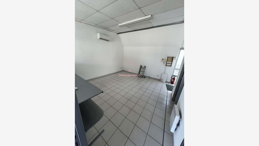AV local commercial 50m² empl 1er choix Cabestany