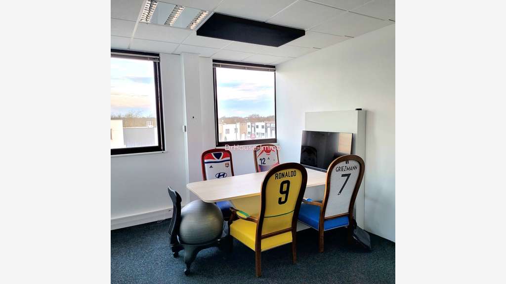 Bureaux 76 M2 zone Actipôle cailloux sur fontaine