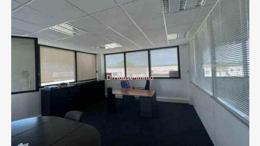 Bureaux 76 M2 zone Actipôle cailloux sur fontaine