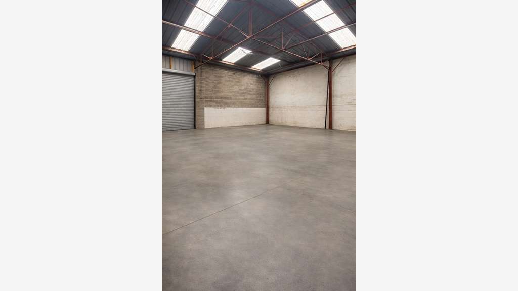 Entrepôt 539m² à vendre proche de Cambrai