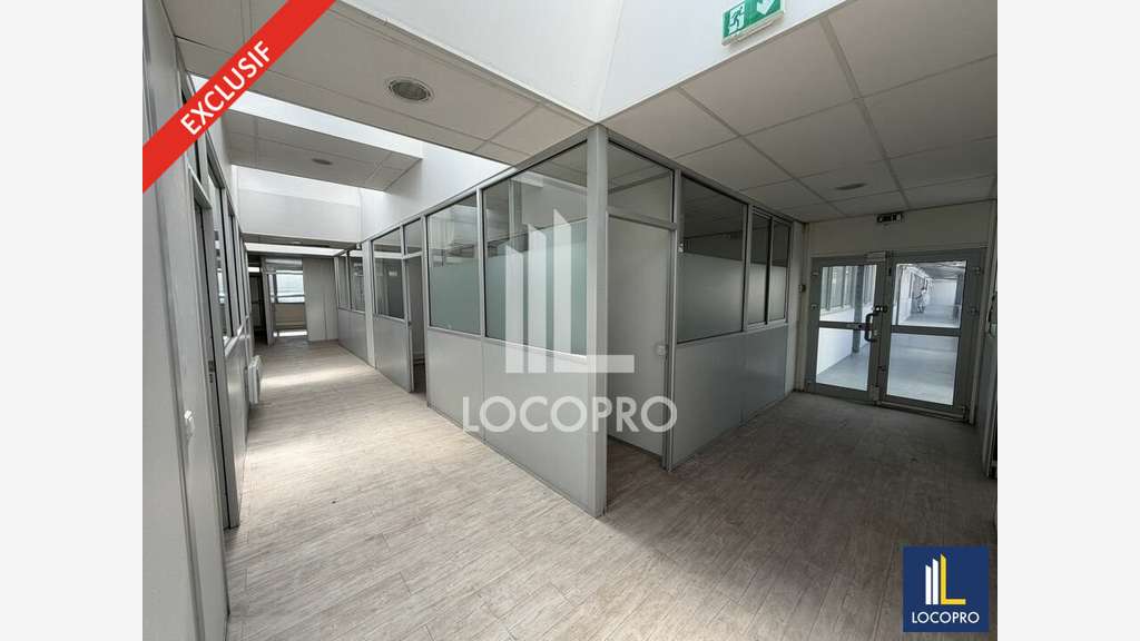 Vente bureaux 555m² en début de la ZI de Carros