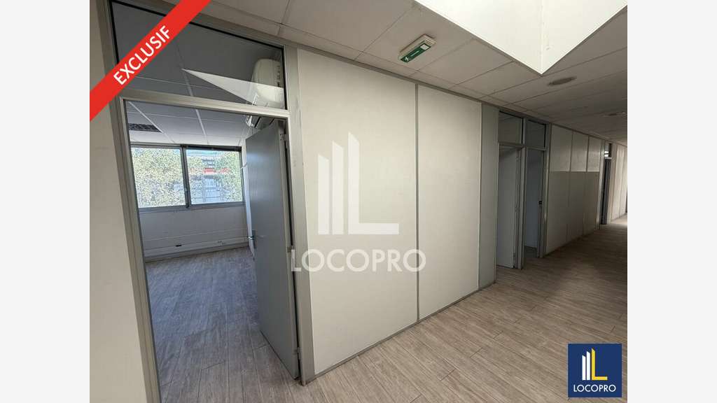 Vente bureaux 555m² en début de la ZI de Carros