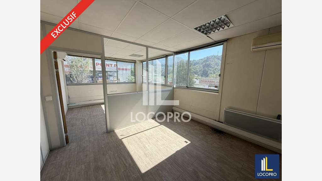 Vente bureaux 555m² en début de la ZI de Carros