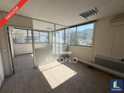 Vente bureaux 555m² en début de la ZI de Carros