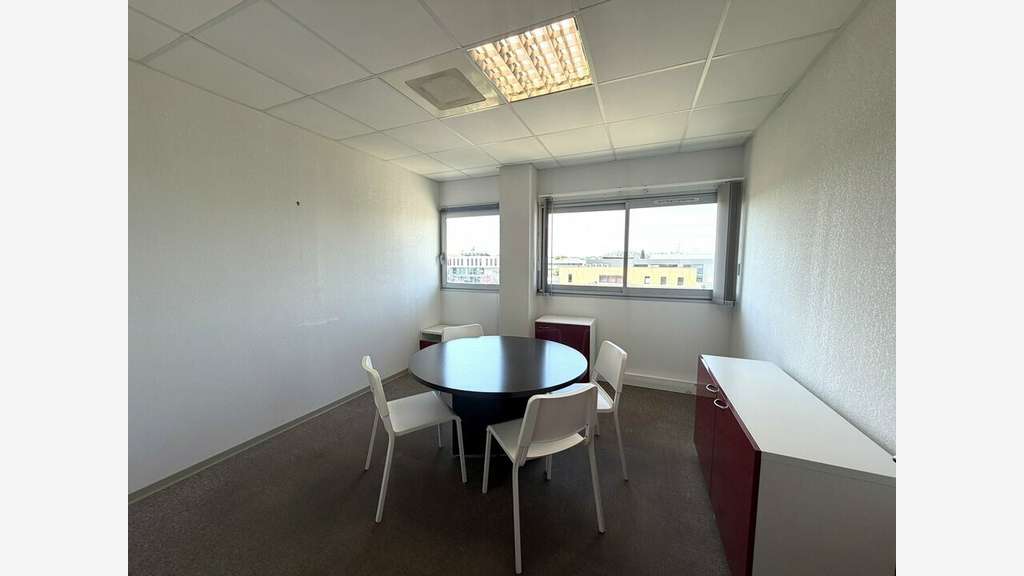 BUREAUX A LA VENTE - CASTELNAU LE LEZ