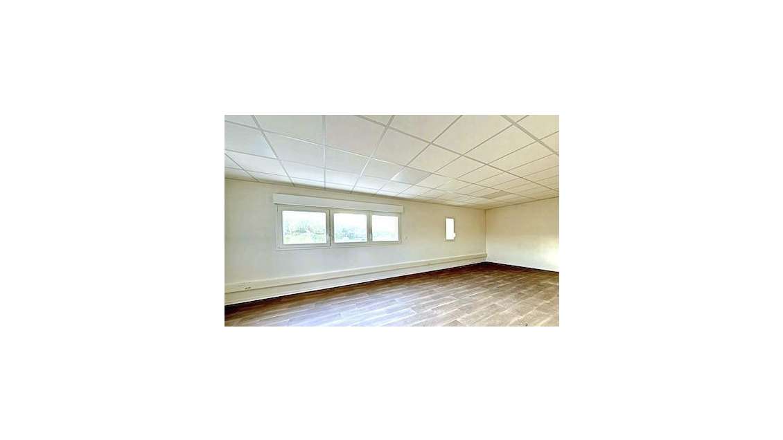 Vente local médical 68m² à Caveirac