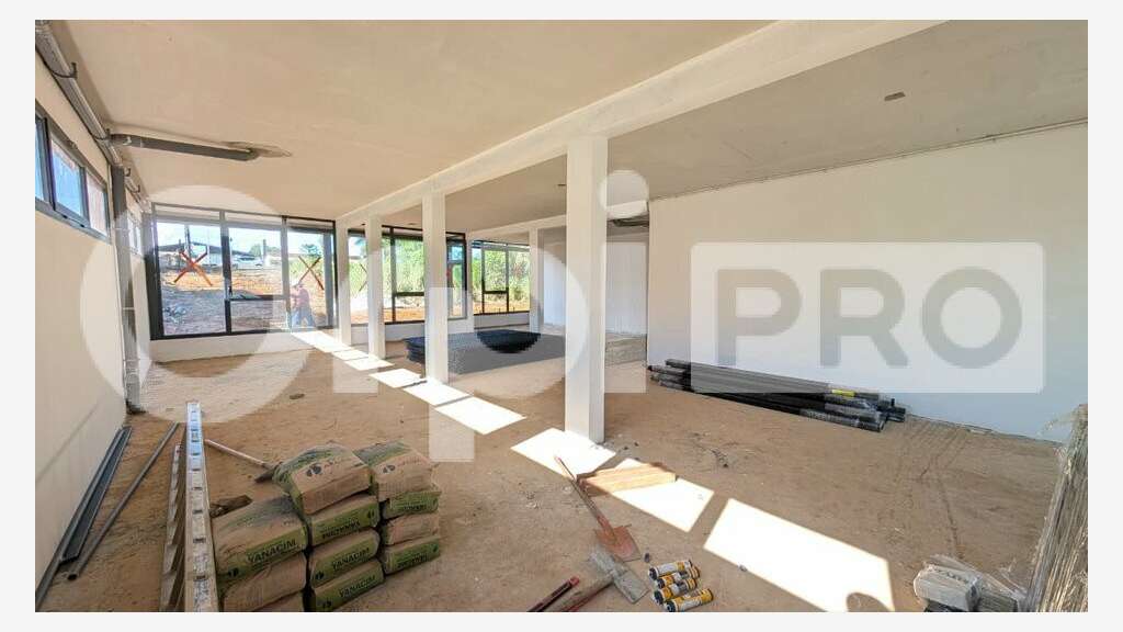 Bureau de 96m² à vendre en RDC à Cayenne