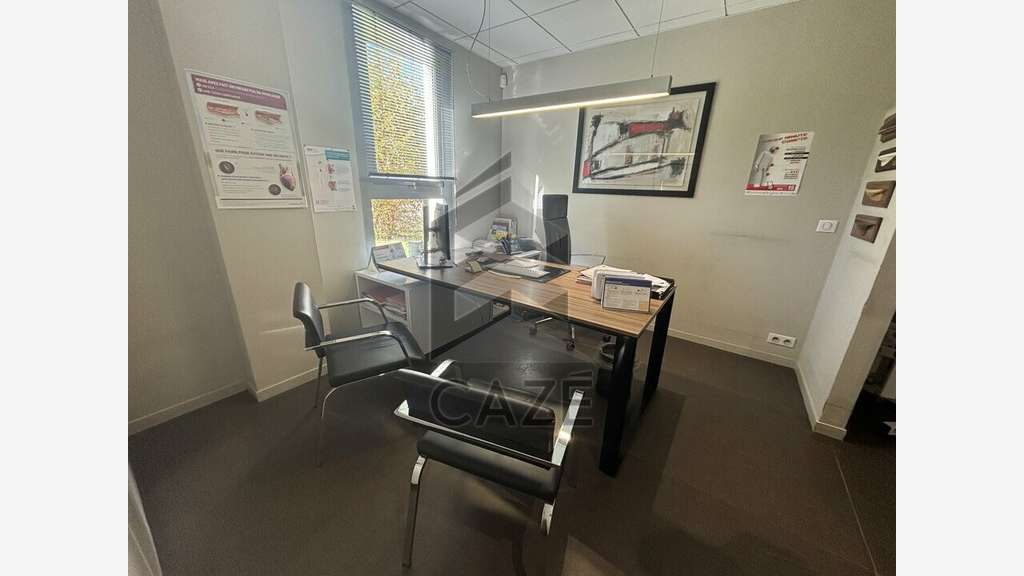 Bureaux 289m² RDC à vendre à Cenon