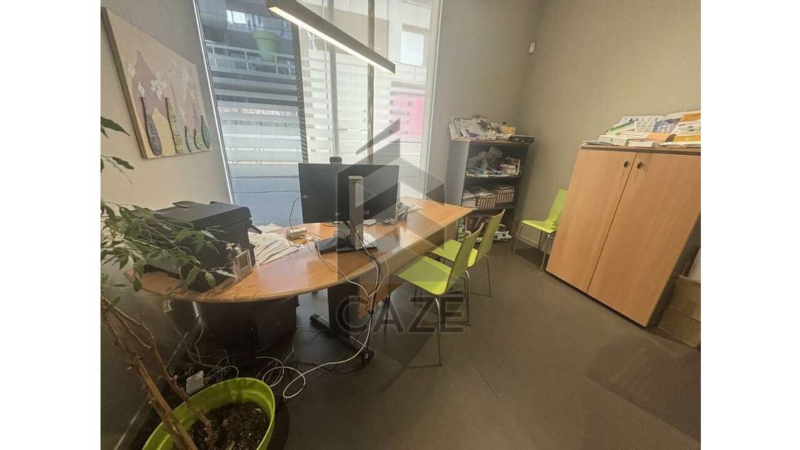 Bureaux 289m² RDC à vendre à Cenon 