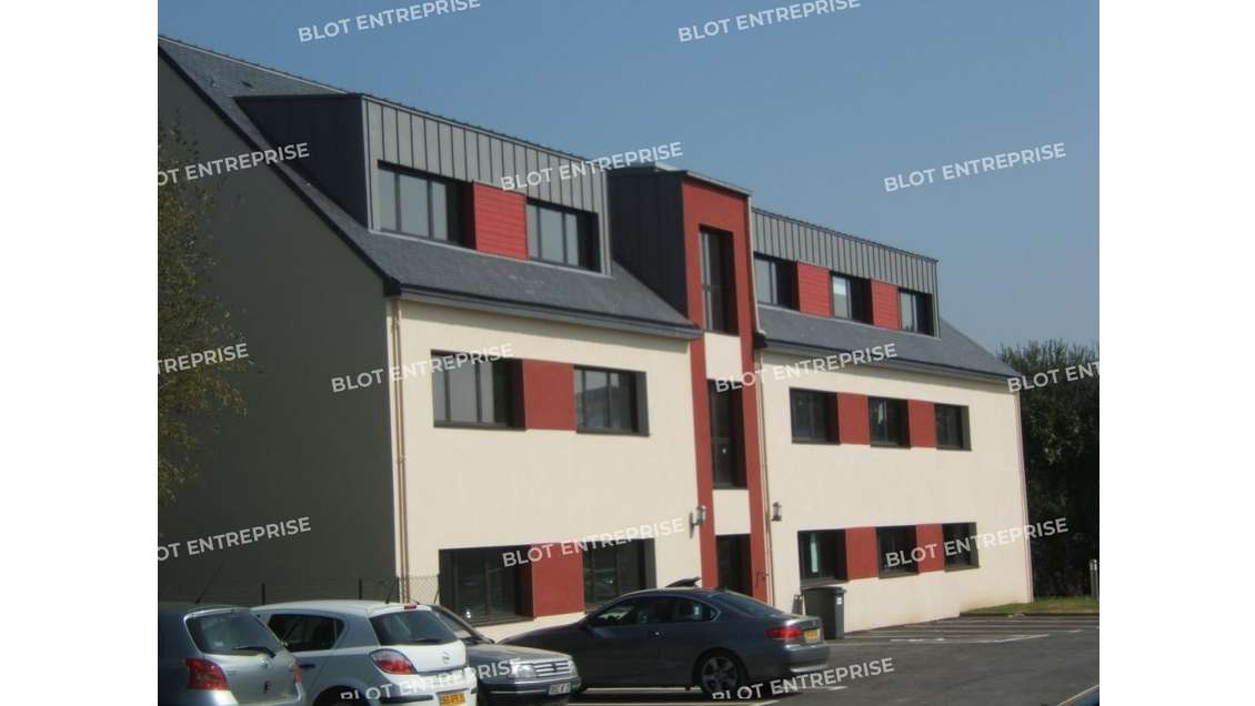 A vendre surface louée Route de Fougères à Cesson