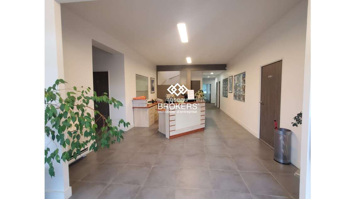 Bureaux à vendre 744m² à Challes-les-Eaux
