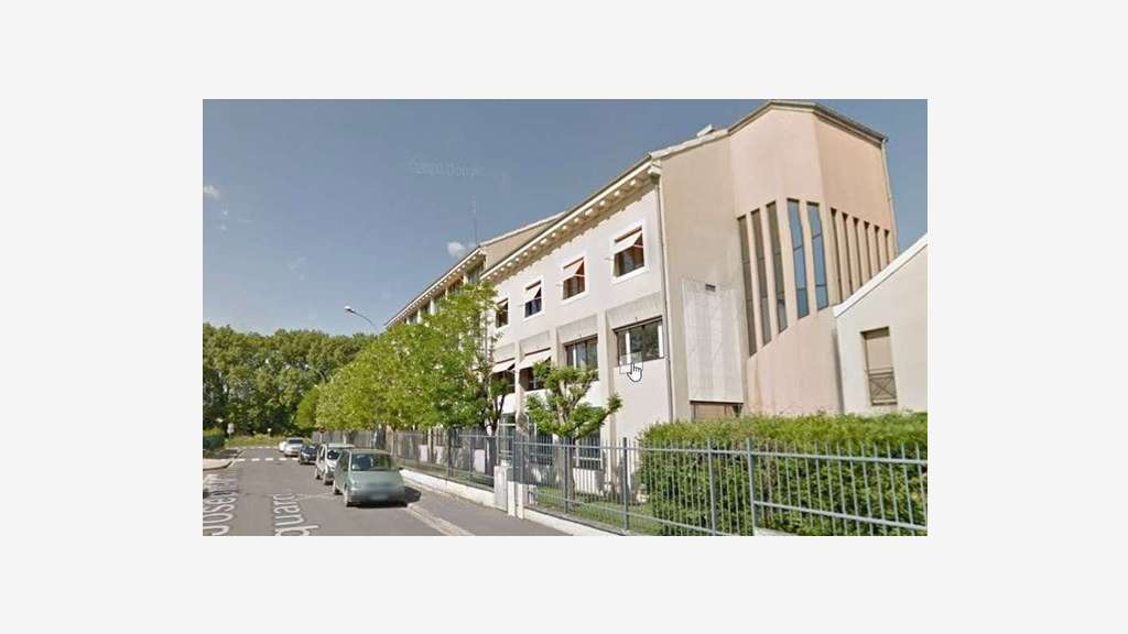 À vendre bureaux de 2 350m² à Châlons en Champagne