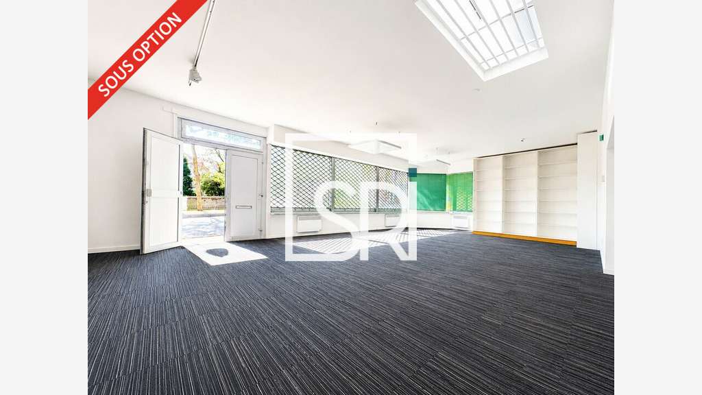 Local commercial 147m² à vendre à Chamalières 