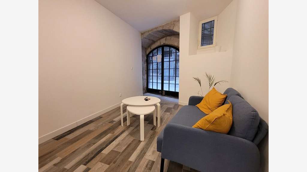 Vente local de 53m² en centre historique Chambéry