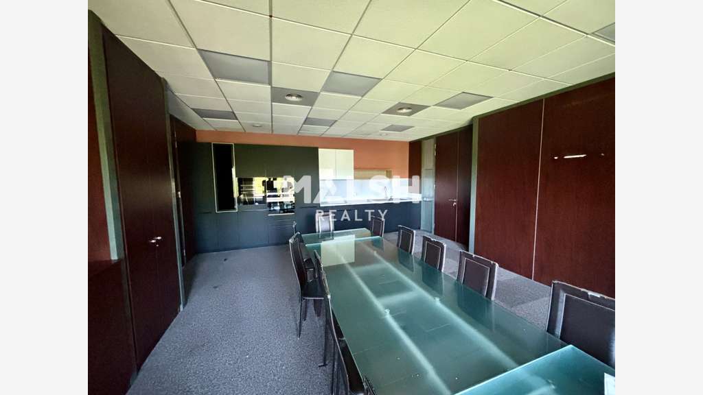 Bureaux à partir de 106m² à Champagne-au-Mont-d'Or