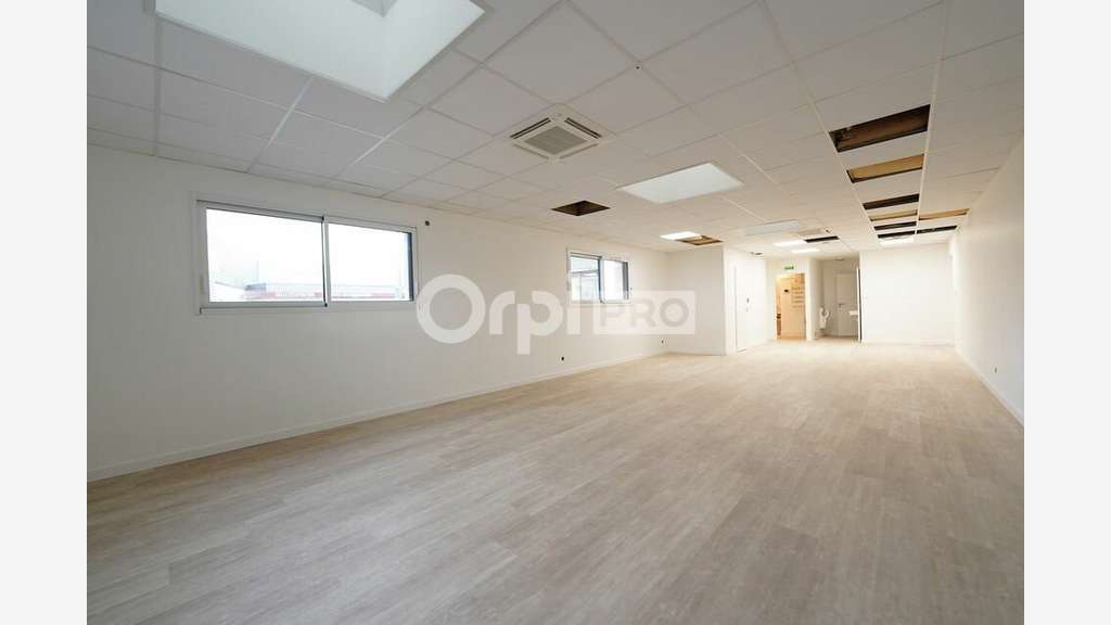 Vente bureaux 1416m² Chaponnay emplac idéal A46