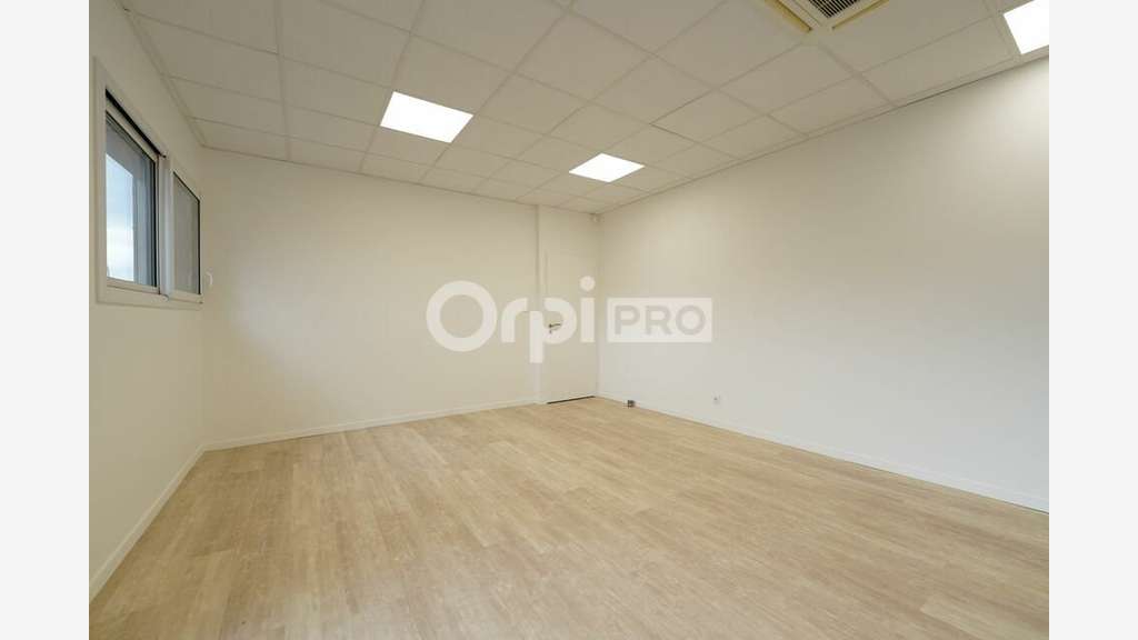 Vente bureaux 1416m² Chaponnay emplac idéal A46