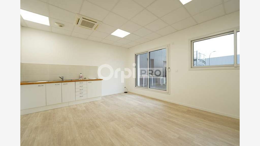 Vente bureaux 1416m² Chaponnay emplac idéal A46
