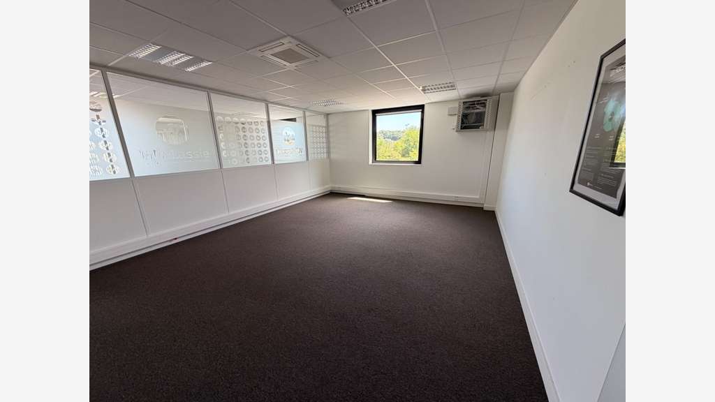 Bureaux de 160m² à vendre à Chaponost (69)