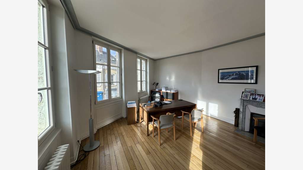 Immeuble de bureau à vendre hyper centre Chartres