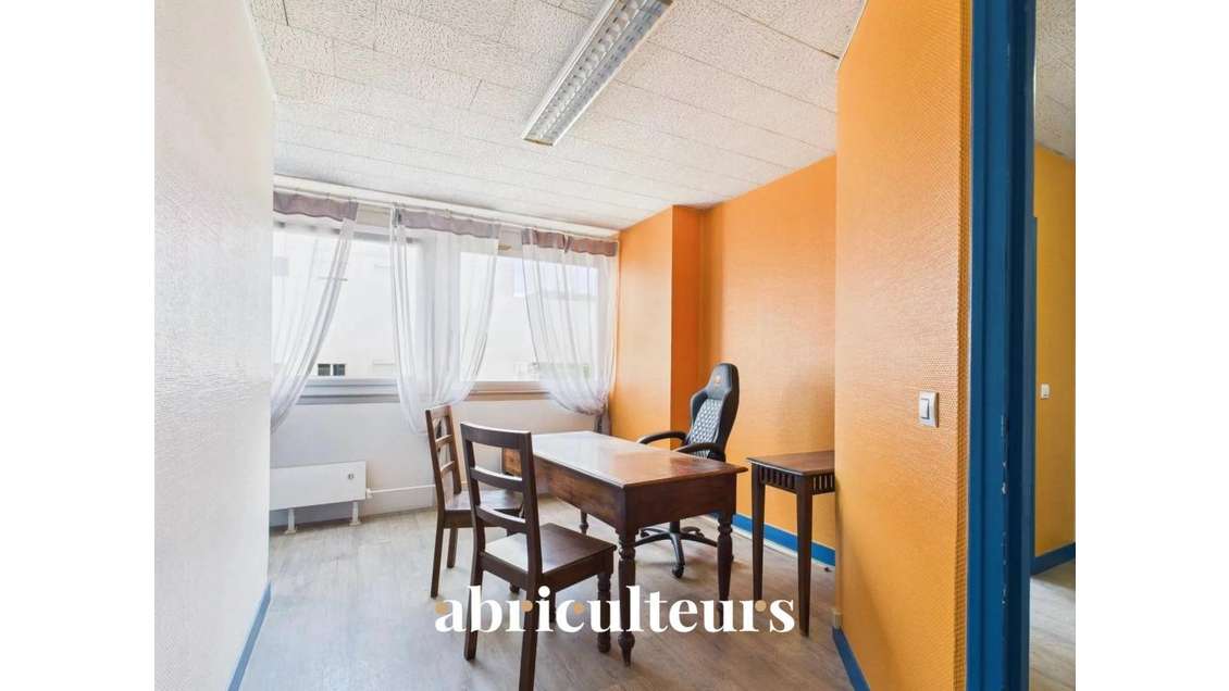 Bureaux lumineux avec vue sur jardin - 39 m² -