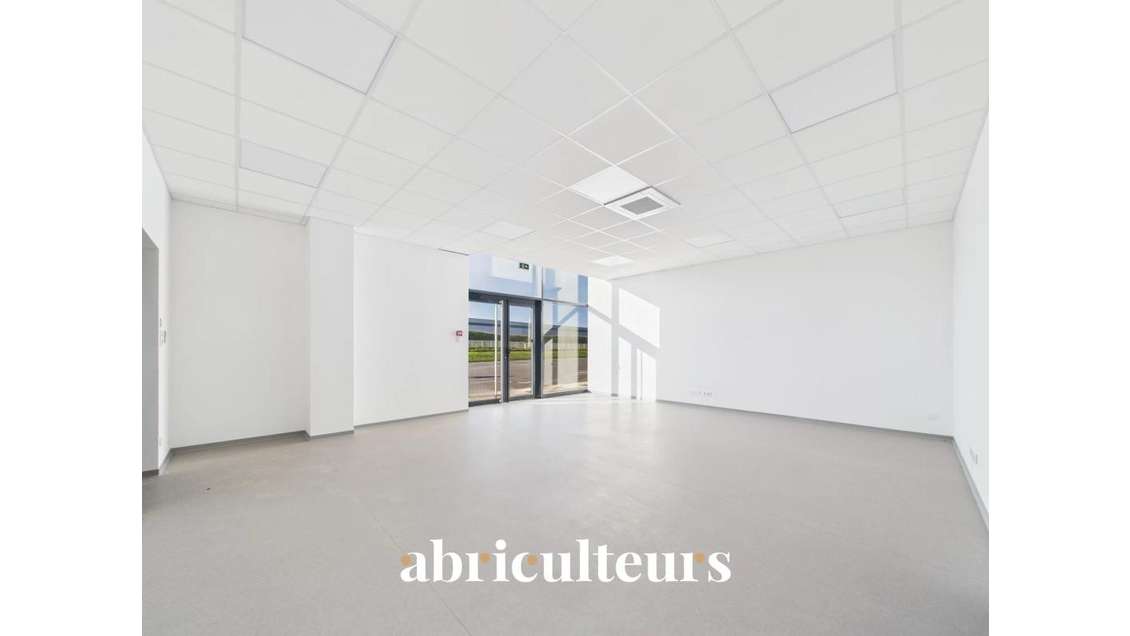 Vente local d'activité 450m² à Chartres accès A11