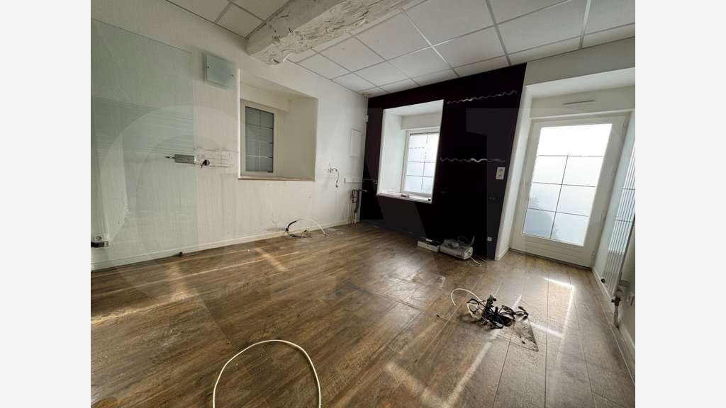A vendre bureaux RDC à Chartres-de-Bretagne centre