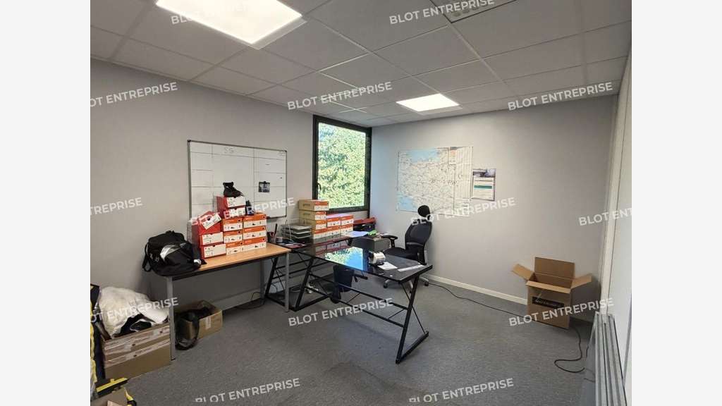 A vendre bureaux 192m² à Chartres de Bretagne