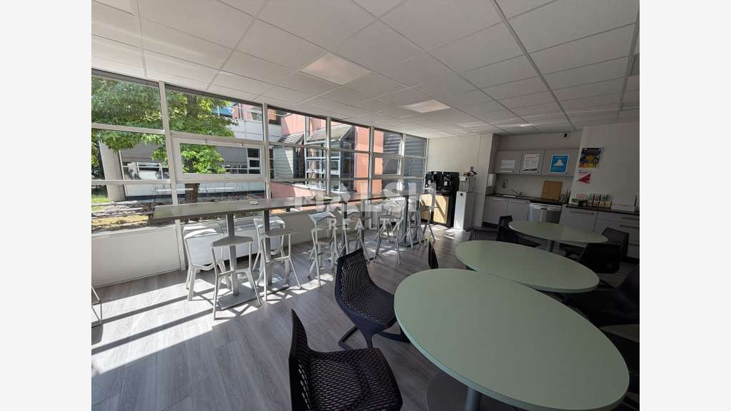 Local d'activités et bureaux à Chasse-sur-Rhône