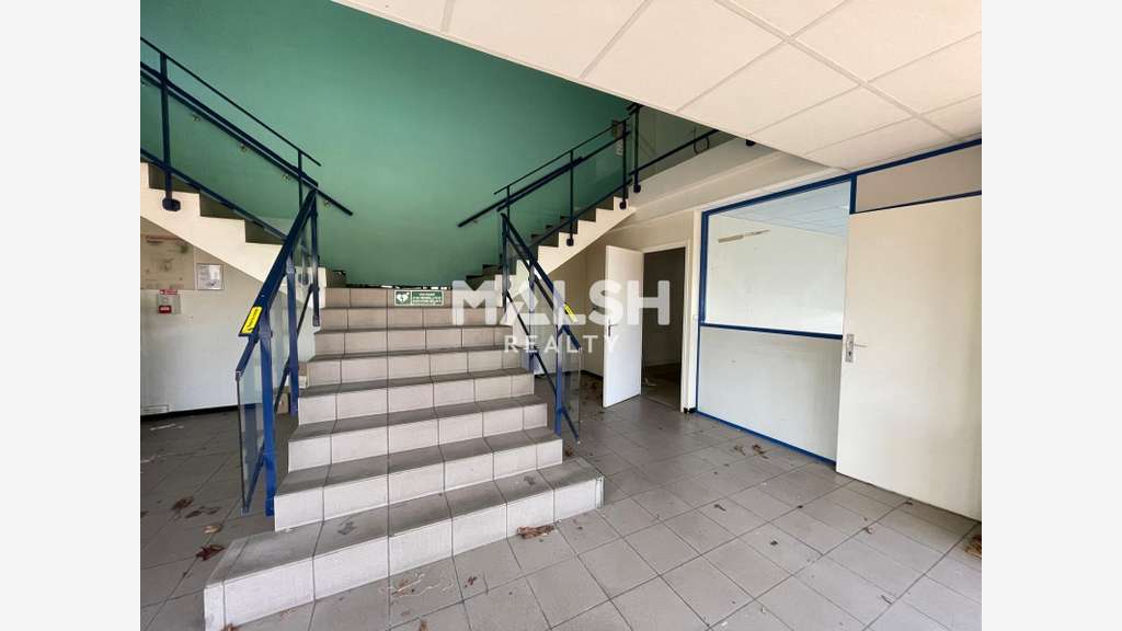 Bâtiment mixte indépendant à usage principal de bu