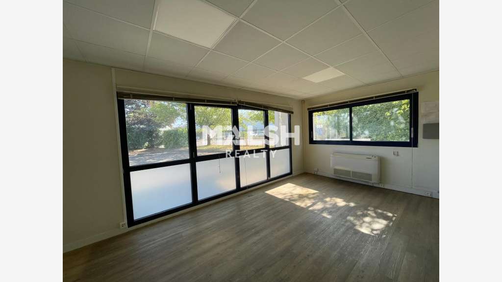 Bâtiment mixte indépendant à usage principal de bu