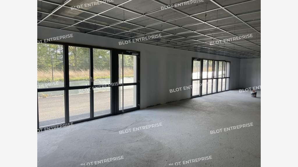 A LOUER - BUREAUX - RENNES EST - 871 m²