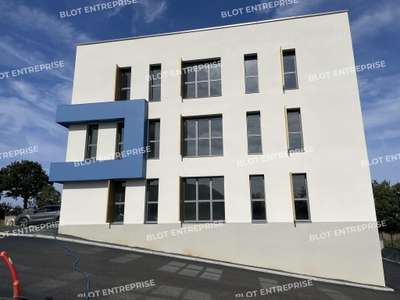 A LOUER - BUREAUX - RENNES EST - 871 m²