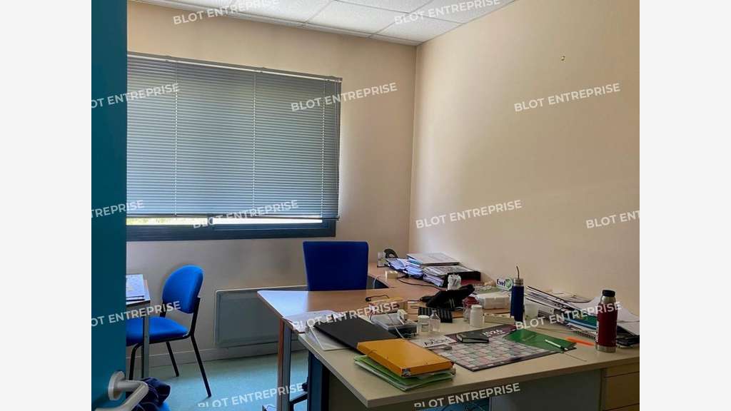 À VENDRE - BUREAUX / LOCAUX D'ACTIVITES - 269 m² -