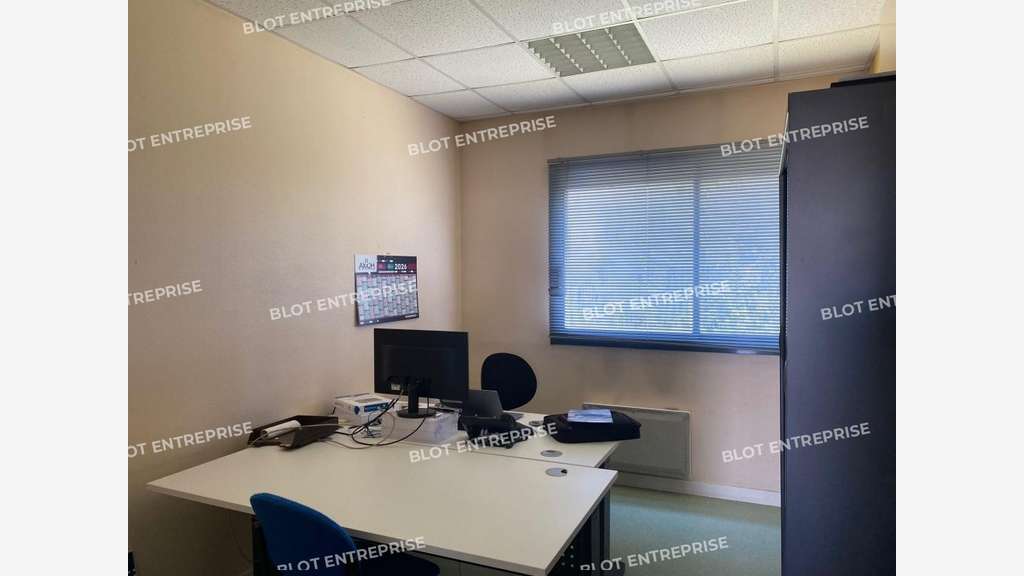 À VENDRE - BUREAUX / LOCAUX D'ACTIVITES - 269 m² -