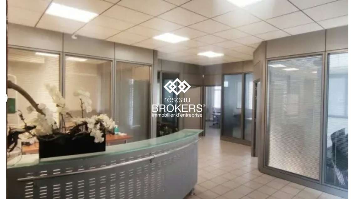 Immobilier Pro de 240m² à vendre à Châteaurenard